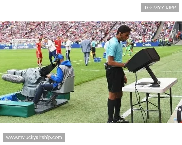 阿莱格里补时染红,抗议VAR判罚 阿莱格里补时染红,抗议VAR判罚