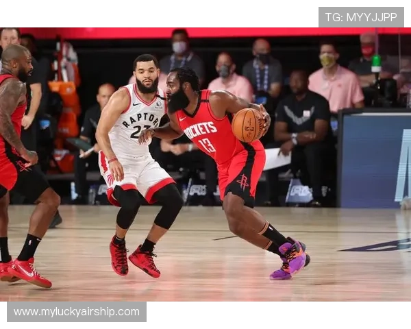 奥特主教练谈进攻体系:需寻找缝隙杀入禁区再分球外线 奥特主教练谈进攻体系:需寻找缝隙杀入禁区再分球外线